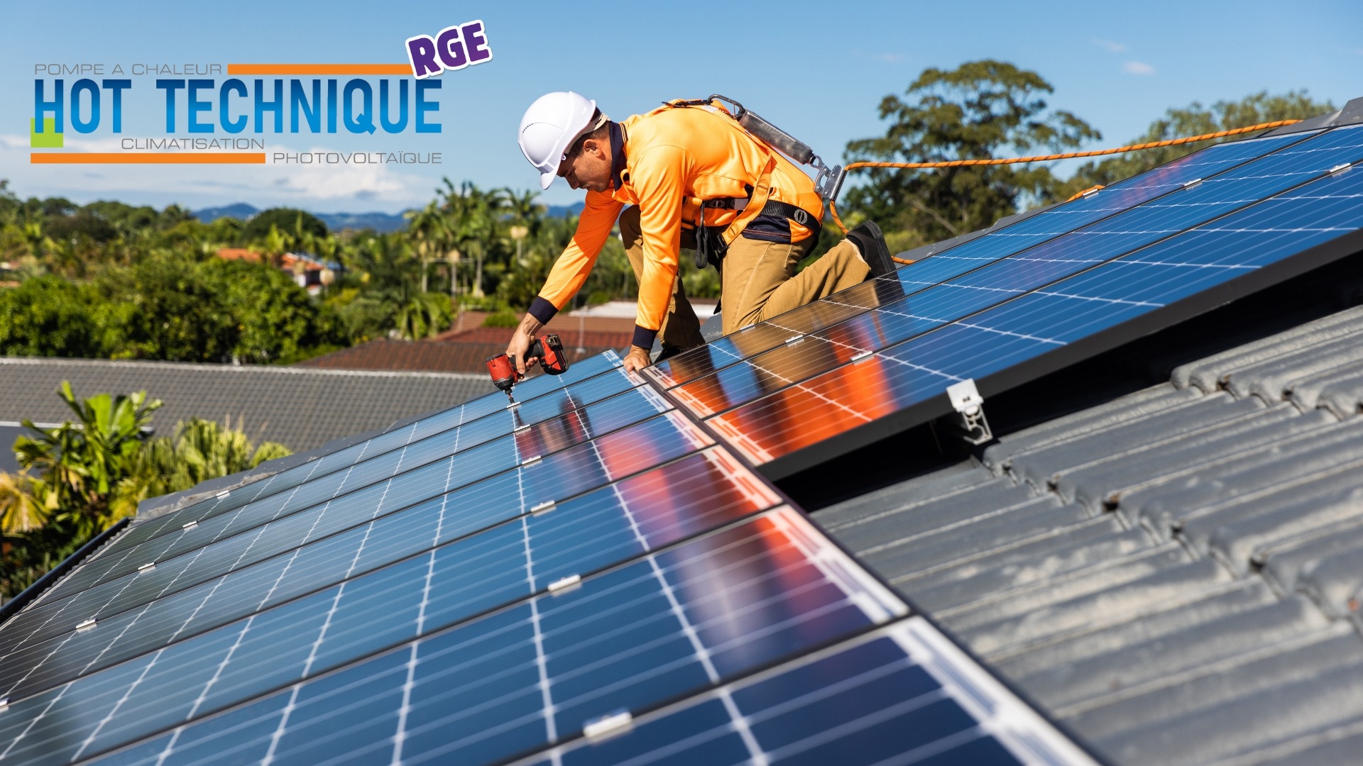 Installation abri voiture avec panneaux solaires